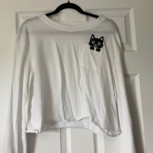 CROPPED WHITE LONG SLEEVE WITH CAT POCKET DETAIL